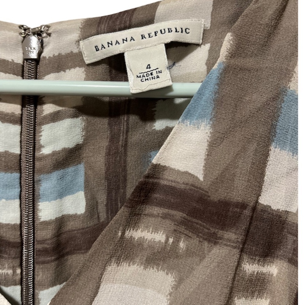 Banana Republic Abstract Pleated Dress - Picture 4 of 11